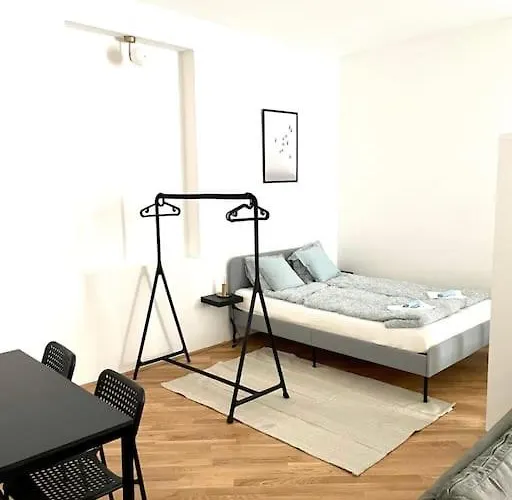 Brand New & Spacious Apartment In The City Centre
